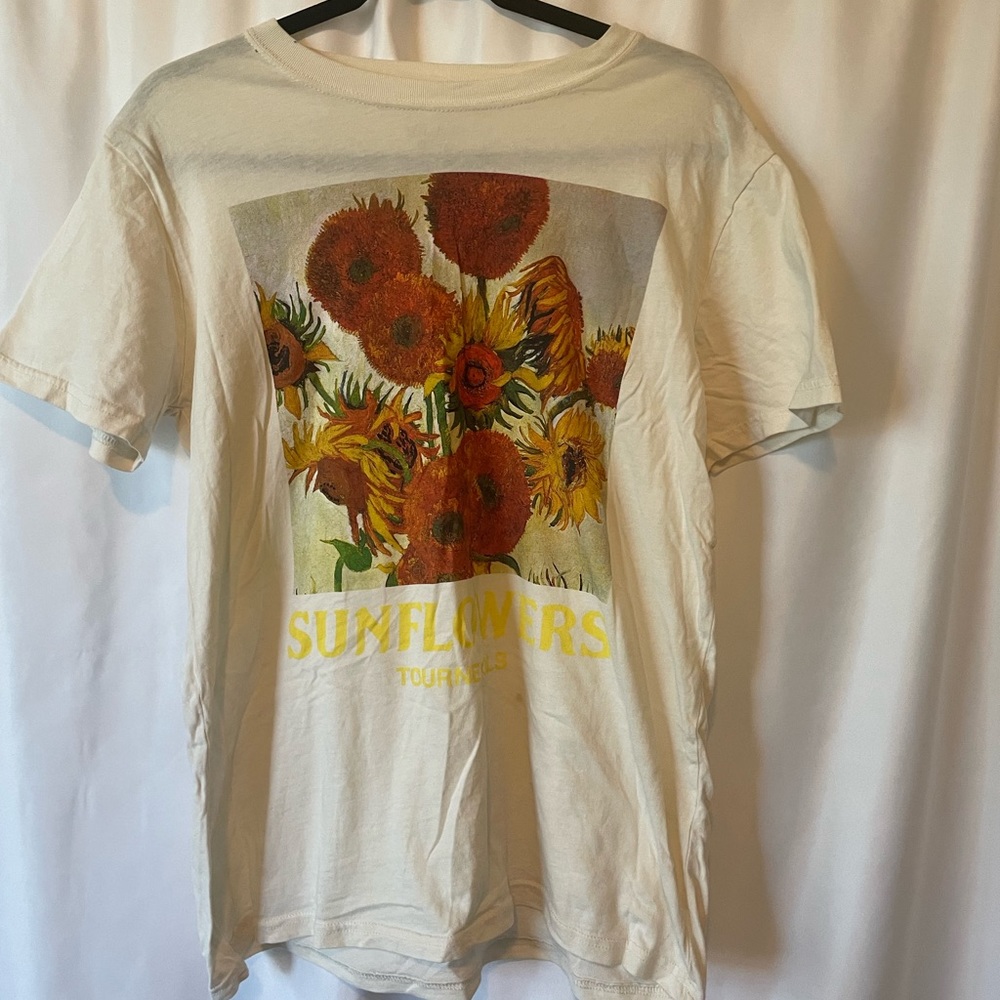 Flower beige t shirt